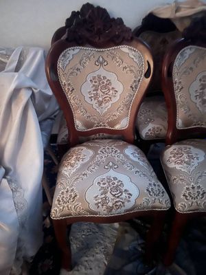 Продаются 10 стульев