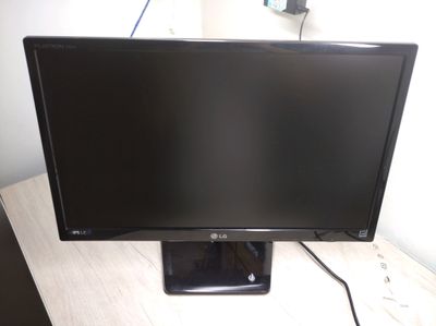 Монитор LG FLATRON IPS 234T-PN  23" с дефектом