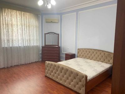 Сдам Евродом в Центре, метро Космонавтов, 5 комнат