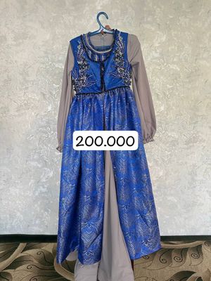Hammasi qol mehnati bn tikilgan