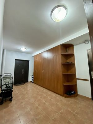Сдаётся квартира. Банквский дом 2 этаж Против бывший Гламур бутик.