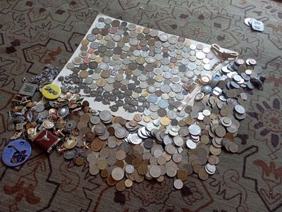 Tanga va qogʻoz pullar hammasi optim sotiladi