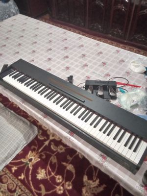 Piano elektron yangi 2 oy boʻlgan oganimga yuqori dinamicli sifatli