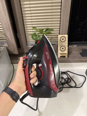 Продается утюг в отлично состоянии оригинальный Bosch 3050W!