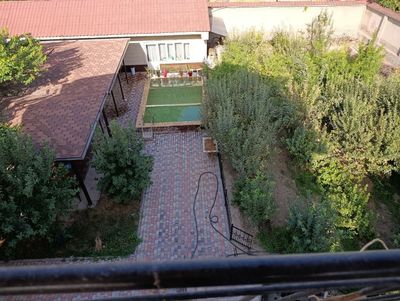 Паркет дача, 12 сот, дом 200 кв.м + отдельно 70 кв. м, 150 000 у.е. с