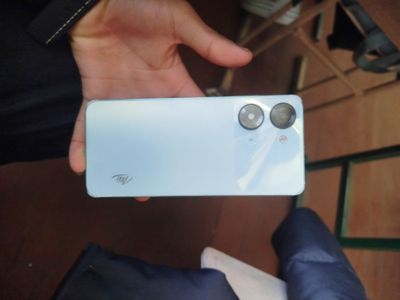 Itel P40+ xotira 128 ga 4 holati ideal