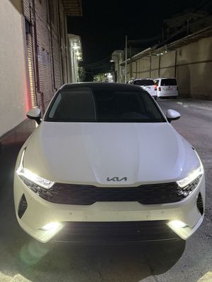 Kia k5 срочно сотилади