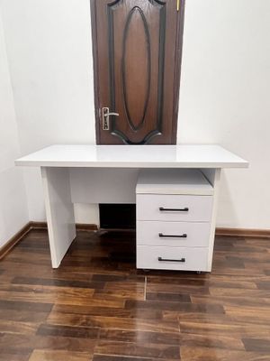 Парта , тумба . Parta , tumba. Desk with drawer