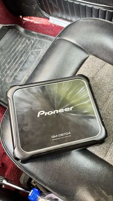 Usilitel Pioneer GM-D8704 D-class 4 kanal 1200W