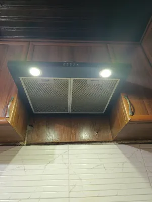 Продаётся газовая плита с вытяжкой