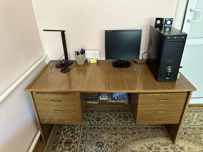 LG компютер сотилади(столи бн)
