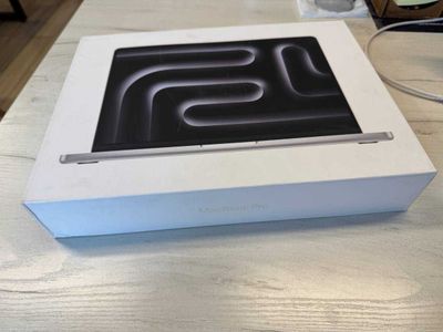 Macbook Pro 14-inch M3Pro/18/512 Space Gray/Silver