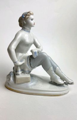 фарфоровая статуэтка Конькобежка фигуристка Лфз