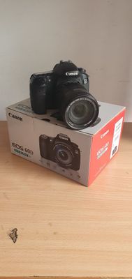 Canon 60D sotiladi idial 18*135 obektiv