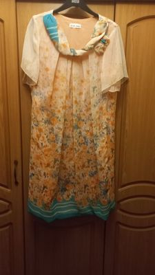 Нарядное платье на подкладе из лёгкого шифона в отличном состоянии