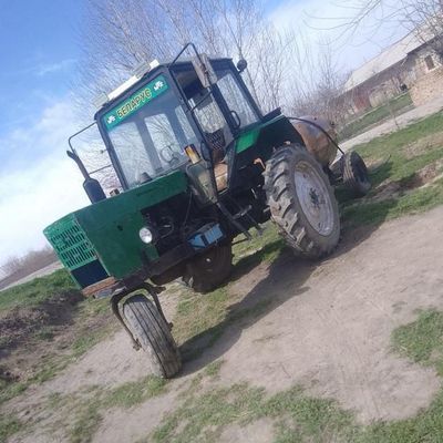 Mtz 80 traktori sotiladi