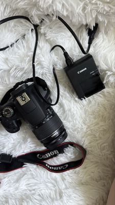 Фотоапарат канон 2000 Canon 2000d