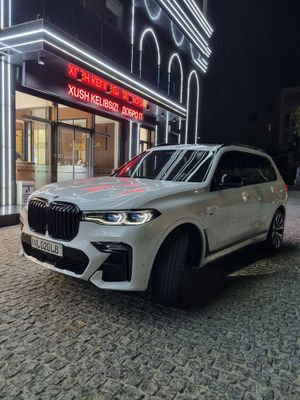 BMW 2019 X7 40i