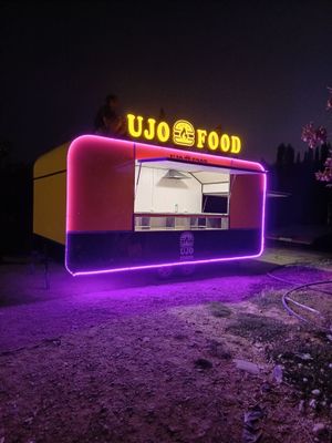 Food trukc koʻchma savdo dokonlari