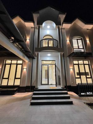 Коттедж Юнусабад Исломобод 2,2-сот 6-комн 2-эт 300 м² 3 с/у евроремонт