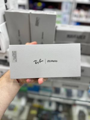 Очки Ray-Ban Meta Wayfarer RW4006 в цвете Shiny Black с прозрачными линзами