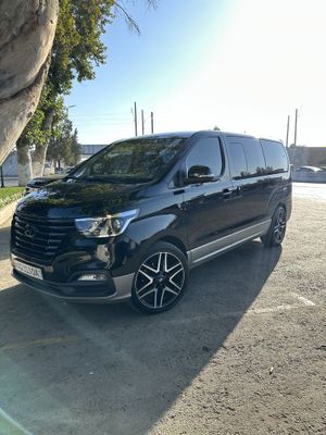 Продаю Hyundai Starex минивэн