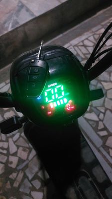 Skuter chontak badel