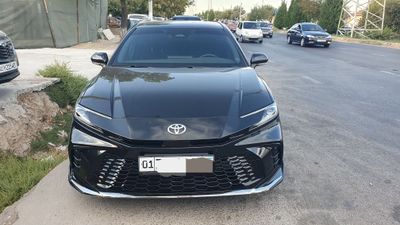 TOYOTA Camry flagin gibrid. Yili 2024. Yurgani 10000. Narxi 43600