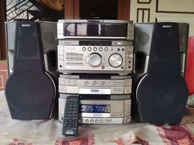 Muzikalniy sentr SONY VX-500