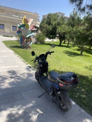 скутер сотилди