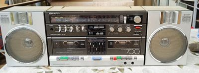 Магнитола Sharp - 700