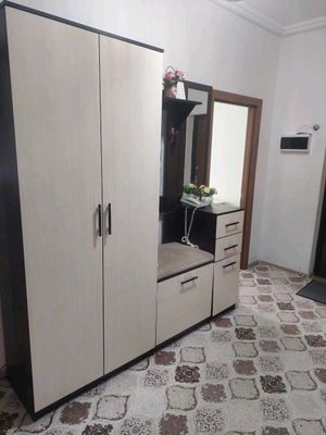 Shkaf sotiladi 200×210 razmerli