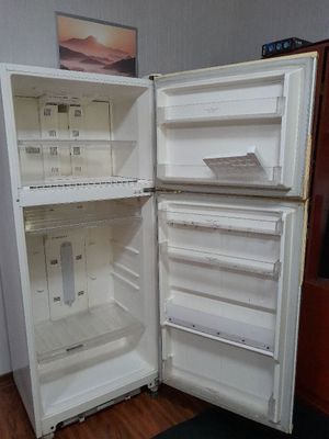 Продам холодильник DAEWOO с большой вместимостью б.у
