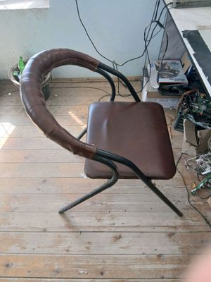 otiradigan stol sotiladi