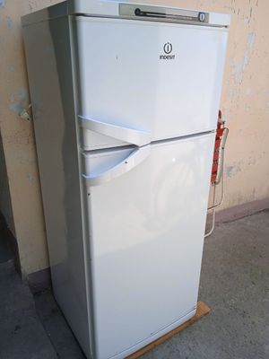 Продам холодильник InDesit