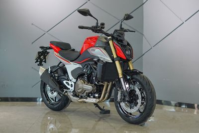 Мотоцикл QJMotor SRK 550 ABS заказ