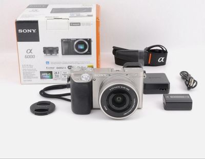 Sony A6000 + 16–50mm Kit