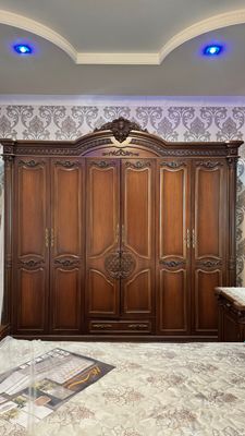 Шикарный комплект из очень хорошего дерева.