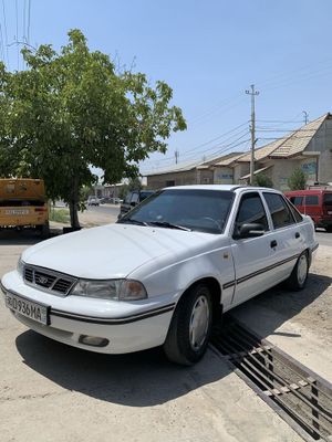 Nexia sotiladi narxi kelishiladi 2000yil