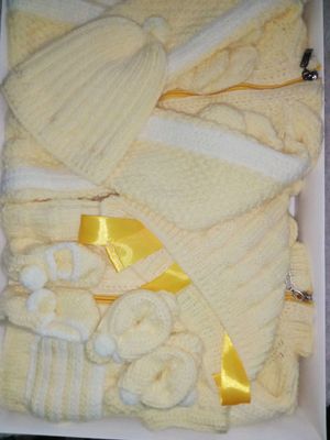 Коробка детская одежды(вязание)