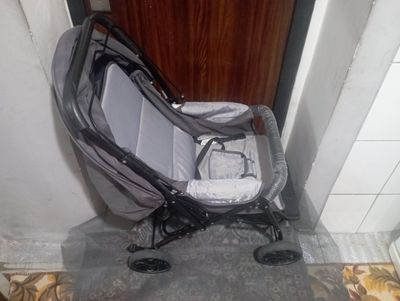 Каляска продаётся