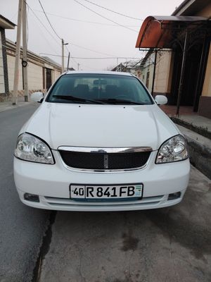 Lacetti 1.8 автомат сотилади