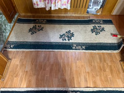 Продаются ковры , срочно , в хорошем состоянии