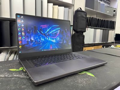 Продам игровой ноутбук Asus Rog Zephirius в отличном состоянии, с гара