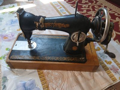 Тикув машинаси сотилади