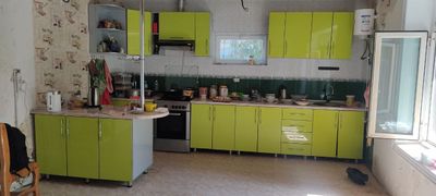 Куххонный гарнитур в хорошем состоянии.
