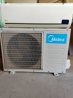 Продаю кондиционер Midea 12. В наличии три одинаковых Кондиционера.