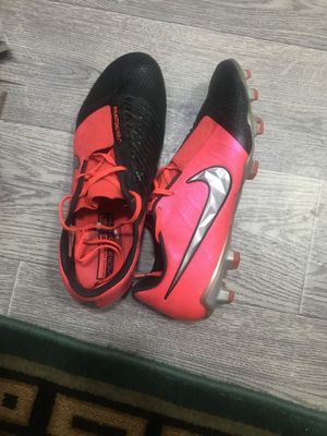 Бутсы Nike Phantom Venom