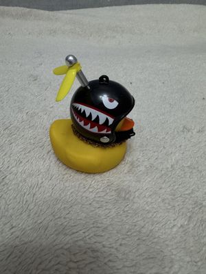 Продам модную утку Bape