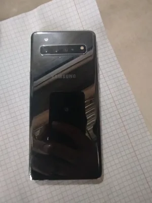samsung S10 5G 512 xotira 2700ming tiniq  turibdi
